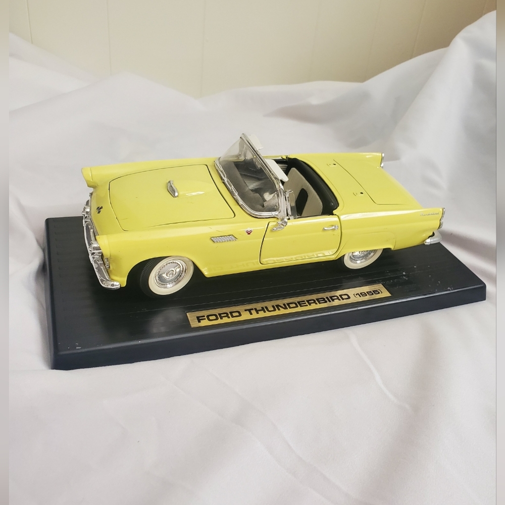 Road Legends Yellow 1955 Ford Thunderbird 1:18 Scale Die-Cast Model
